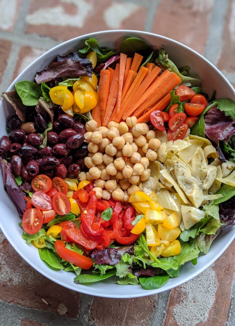 chickpeas olives artichoke hearts lettuce feta carrots tomatoes
