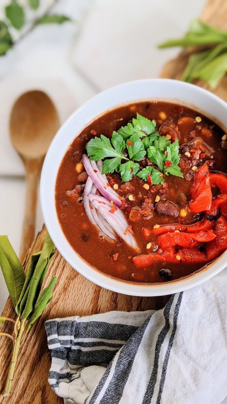 tvp chili recipe with textured vegetable protein soy protein chili recipe with baked beans black bean soup kidney beans onions mushrooms peppers and tomatoes and spices vegan gluten free high protein chili recipes