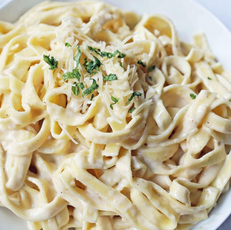cashew alfredo pasta sauce recipe vegan gluten free vegetarian high protein alfredo sauce without milk no cheese alfredo sauce vegan