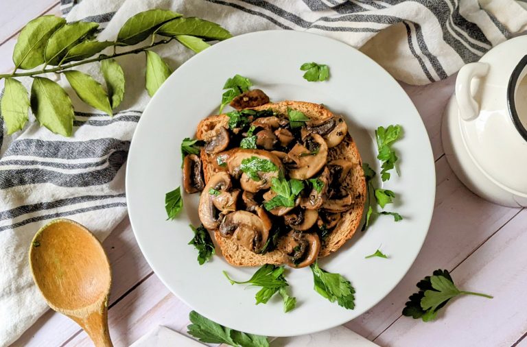mushroom toast recipe vegan gluten free healthy crimini mushrooms for breakfast vegetarian meatless brunch ideas with mushrooms on toast with garlic and herbs