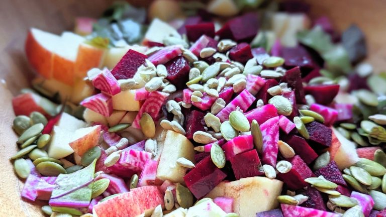 apple salad with beets healthy vegan gluten free vegetarian low sodium salad recipes healthy benefits of apple cider vinegar dressing for salads veganuary winter salad ideas
