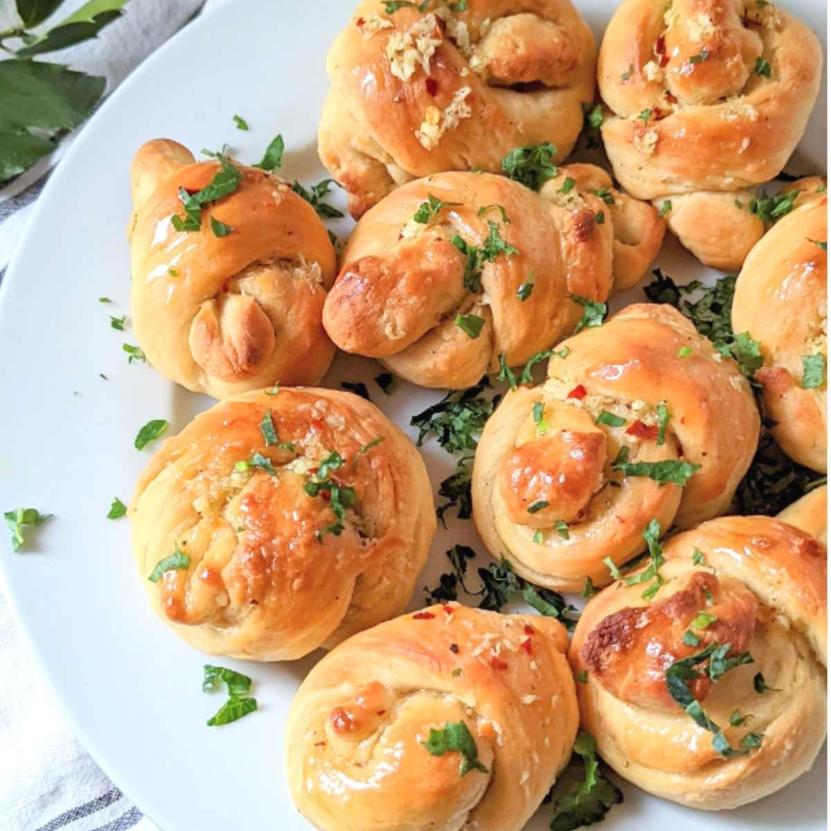 vegan garlic knots